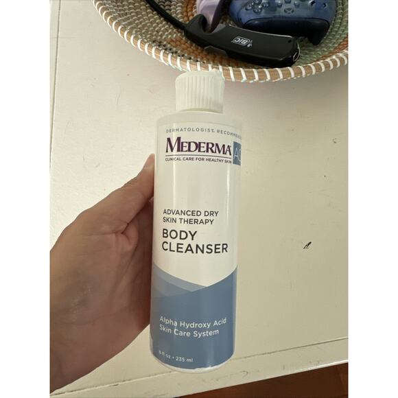 Mederma Advanced Dry Skin Therapy Body Cleanser Alpha Hydroxy Acid AHA 8 fl oz - Picture 1 of 1